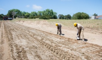 CONTINAN LOS TRABAJOS PARA EL ASFALTADO DEL PASEO 119