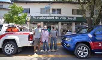 LA DIRECCIN DE SEGURIDAD EN PLAYAS PRESENT DOS CAMIONETAS PARA EL OPERATIVO DE VERANO