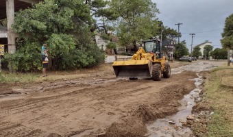 ARDUO TRABAJO DEL CORRALN Y BOMBEROS VOLUNTARIOS DURANTE LA TORMENTA