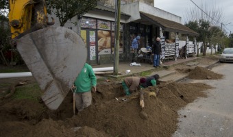 NUEVA ETAPA DE CONEXIN CLOACAL EN BARRIO INDUSTRIAL