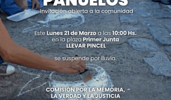 MES DE LA MEMORIA: PINTADA DE PAUELOS EN LA PLAZA PRIMERA JUNTA