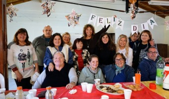 FESTEJO DEL DIA DEL AMIGO EN LA CASA DE LOS ABUELOS