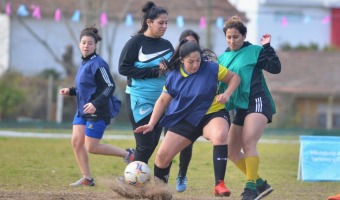 45 GESELINAS SE PROBARON PARA EL SELECTIVO DE FTBOL FEMENINO