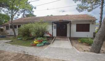 INAUGURACIN DEL AULA TECNOLGICA EN LA ESCUELA N 5 DE MAR AZUL