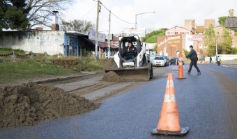 Continan las tareas de retiro de arena en Avenida 3