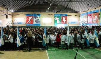 Alumnos de Primaria realizaron su promesa a la bandera