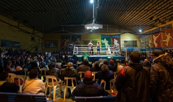 Vibrante noche de boxeo en el Polideportivo