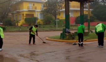 CORRALN GESELL: MS TRABAJOS DE NIVELACIN, BACHEO Y LIMPIEZA