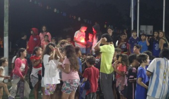 CAMPAMENTO AL AIRE LIBRE PARA CERRAR EL VERANO EN LA COLONIA DEL POLIDEPORTIVO