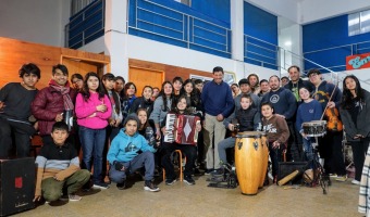 LA EMO MUNICIPAL RECIBI LA DONACIN DE UN ACORDEN