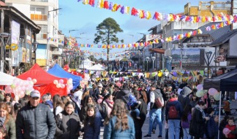 XITO DE CONCURRENCIA EN LA 1 EDICIN DE PEATONAL DE LAS INFANCIAS