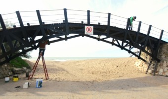 AVANZAN LOS TRABAJOS DE MANTENIMIENTO EN LA ZONA DE PLAYA