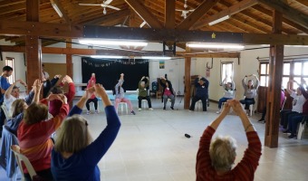 ALUMNOS DE UADE COMPARTIERON UNA JORNADA TEMTICA CON ADULTOS MAYORES GESELINOS