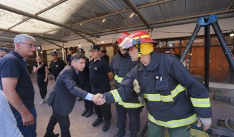 EL GOBERNADOR ARRIB A LA ZONA DEL DERRUMBE PARA ACOMPAAR EL DESARROLLO DEL OPERATIVO